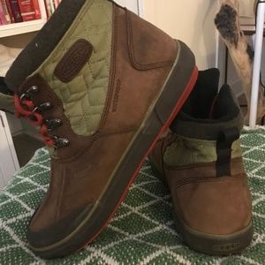 Barely Used - Keen Women's Duck Boots Size 10